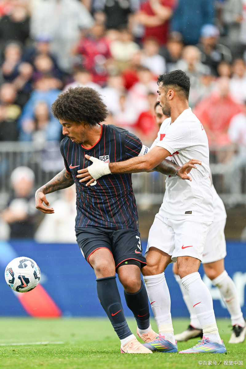 莱比锡迎葡超关键赛；加时末段伤情更新；赛场秩序良好；身体对抗强度拉满