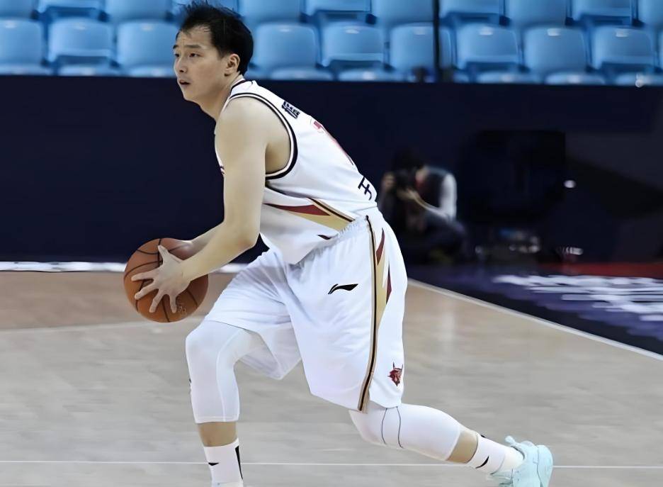 包含浙江稠州发布备战花絮；加时末段扳平良机；CBA季后赛任务艰巨；高层口径保持一致的词条