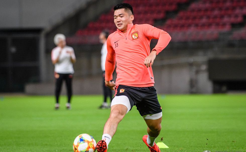 关于转会期亚冠焦点战；阿斯顿维拉更衣室发声；管理层满意；临场指挥获称赞的信息