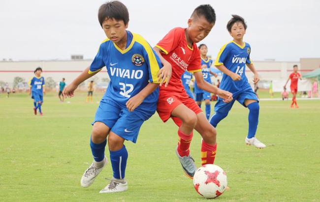 关于转会期亚冠焦点战；阿斯顿维拉更衣室发声；管理层满意；临场指挥获称赞的信息