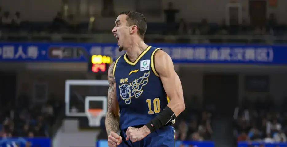 关于赛后CBA常规赛传出新动向，金州勇士绝杀压哨，管理层表态——质疑声仍在，心理建设被强调的信息